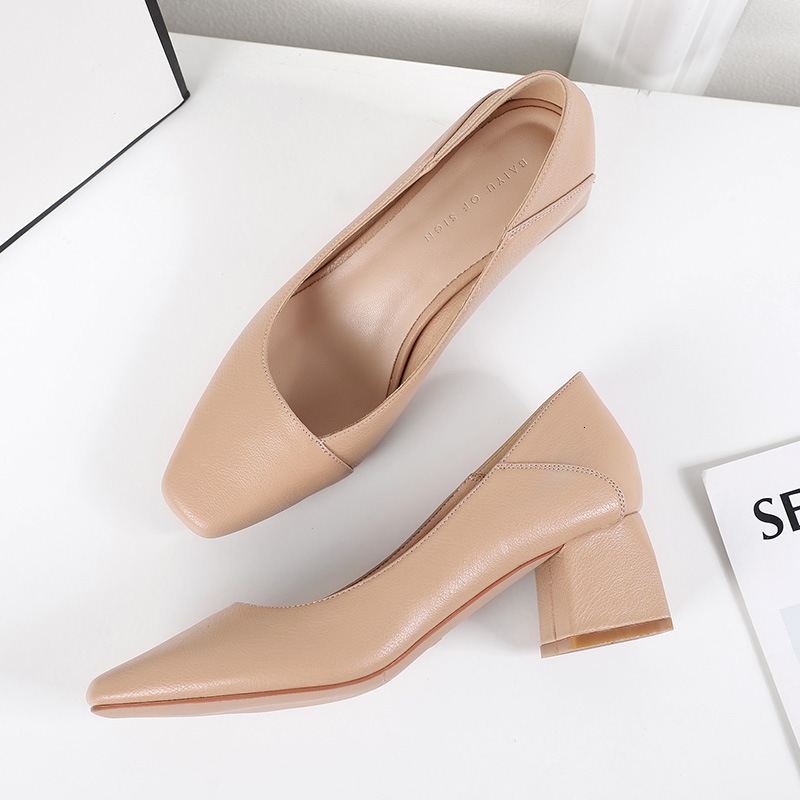 Dress Shoes Big Size 35-40 Wedding Woman Leather Thick Heels Pumps 5CM High Office Lady Party Red Concise P0056 Q4JG
Dress Shoes Big Size 35-40 Wedding Woman Leather Thick Heels Pumps 5CM High Office Lady Party Red Concise P0056 Q4JG