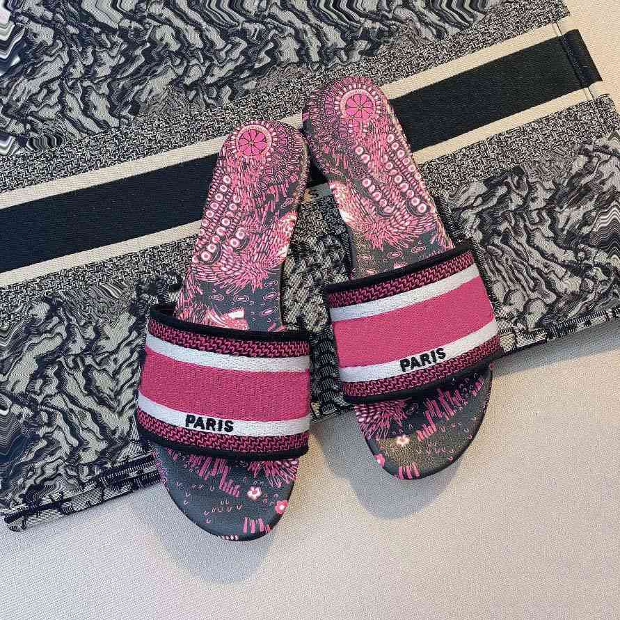 Classics sandals Fashion slippers slides Floral brocade Gear bottoms Flip Flops women shoes striped Beach causal slipper home011 21, Black
Classics sandals Fashion slippers slides Floral brocade Gear bottoms Flip Flops women shoes striped Beach causal slipper home011 21, Black