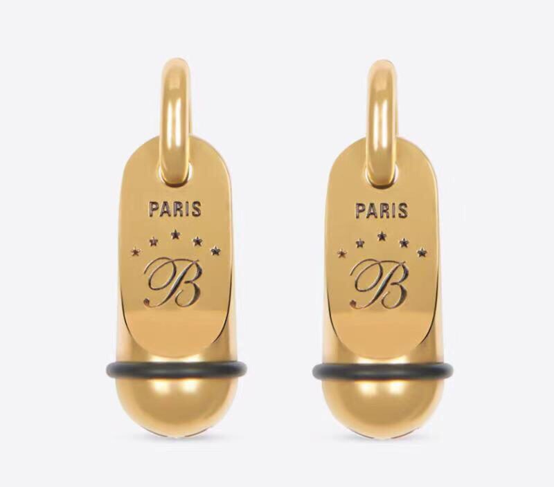 BALE official reproductions Highest counter quality studs brand designer women earrings fashion brass Luxury BIG earring 2021 new anniversary gift
BALE official reproductions Highest counter quality studs brand designer women earrings fashion brass Luxury BIG earring 2021 new anniversary gift