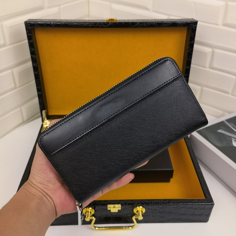 Fashion Designer Clutch Bag Handbags Classic Plain Black Genuine Leather Zipper Flap Interior Slot Pocket For Luxury Men Women, Brown
Fashion Designer Clutch Bag Handbags Classic Plain Black Genuine Leather Zipper Flap Interior Slot Pocket For Luxury Men Women, Brown