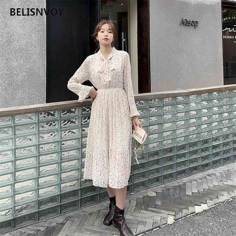Korea Style Fall Spring Women Midi Dress Floral Printed Elastic-Waist Elegant Chic Flare Sleeve V-neck Bow Pleated 210520, Only dress
Korea Style Fall Spring Women Midi Dress Floral Printed Elastic-Waist Elegant Chic Flare Sleeve V-neck Bow Pleated 210520, Only dress