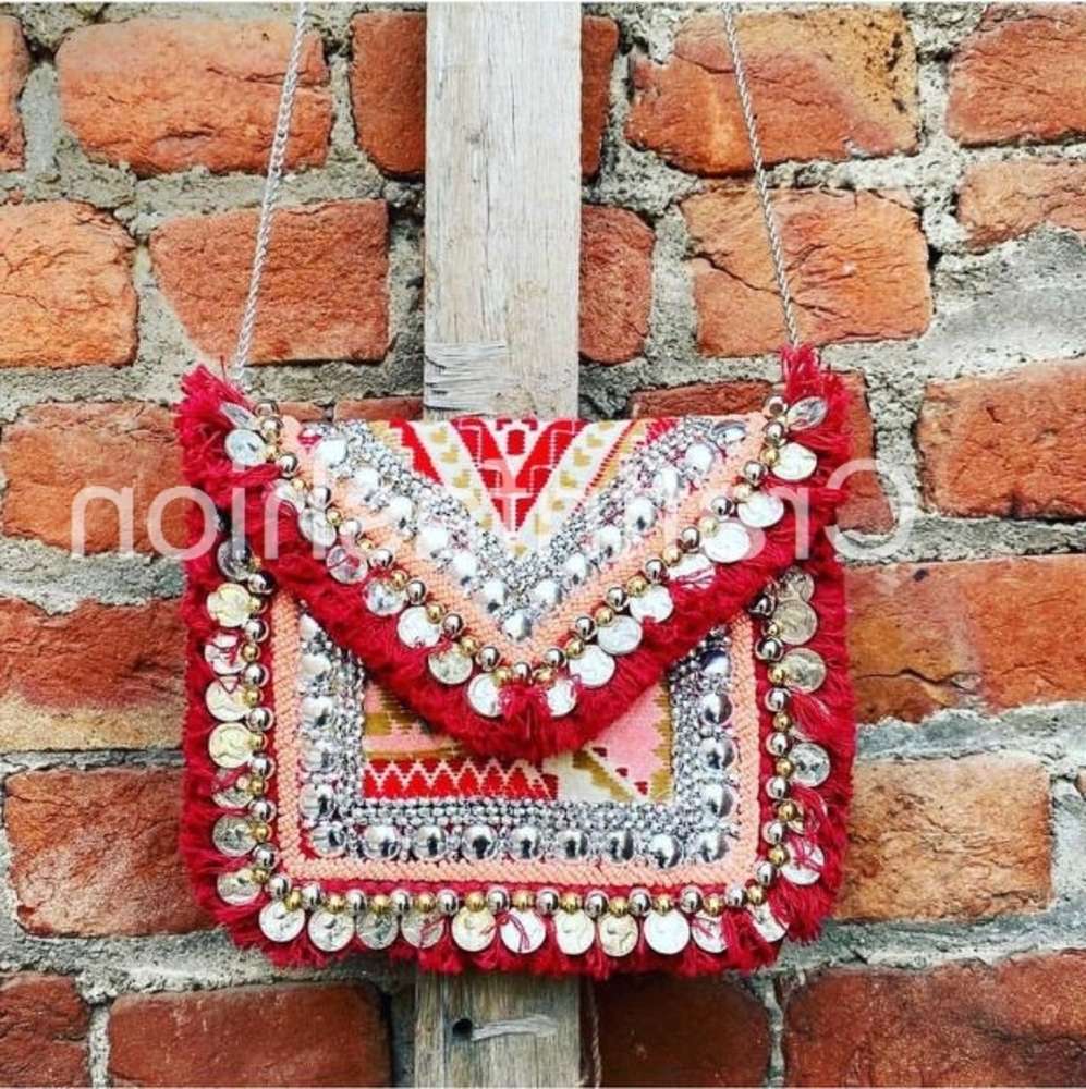 2021DesignerBoho Sling - Boho fringe purse -Bohemian gypsy fashion beaded sling bag -WHOLESALE INDIAN FASHION PARTY CLUTCH PURSE
2021DesignerBoho Sling - Boho fringe purse -Bohemian gypsy fashion beaded sling bag -WHOLESALE INDIAN FASHION PARTY CLUTCH PURSE