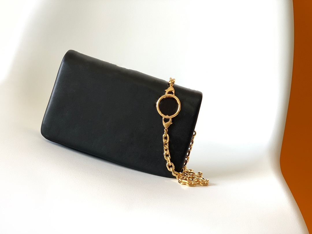 Spring Summer 2021 embossed puffy leather chain bag COUSSIN PM handbag fashion-forward shoulder bags cross-body with the strap top quality purse wallet, Box
Spring Summer 2021 embossed puffy leather chain bag COUSSIN PM handbag fashion-forward shoulder bags cross-body with the strap top quality purse wallet, Box