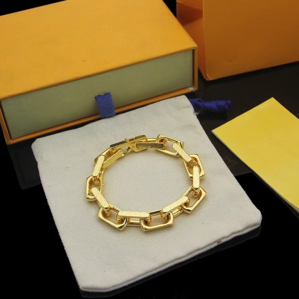 2021ss New fired bamboo chain bracelet created by Cuban cyberpunk and created by hip-hop lovers Macarons European and American fashion accessories for men and women
2021ss New fired bamboo chain bracelet created by Cuban cyberpunk and created by hip-hop lovers Macarons European and American fashion accessories for men and women