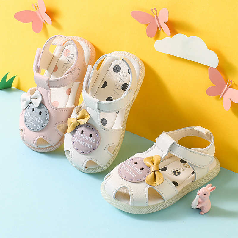 babaya children's sandals girls cartoon beach shoes 2021 summer new baby Baotou sandals breathable non-slip C0602, White
babaya children's sandals girls cartoon beach shoes 2021 summer new baby Baotou sandals breathable non-slip C0602, White