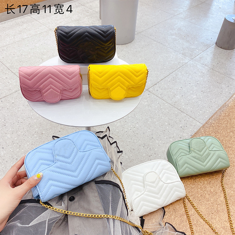 Made In China This year's popular bag women's new fashion chain single shoulder bag Korean ins foreign style small square handbags wallets purse, Size:17×11×4cm
Made In China This year's popular bag women's new fashion chain single shoulder bag Korean ins foreign style small square handbags wallets purse, Size:17×11×4cm