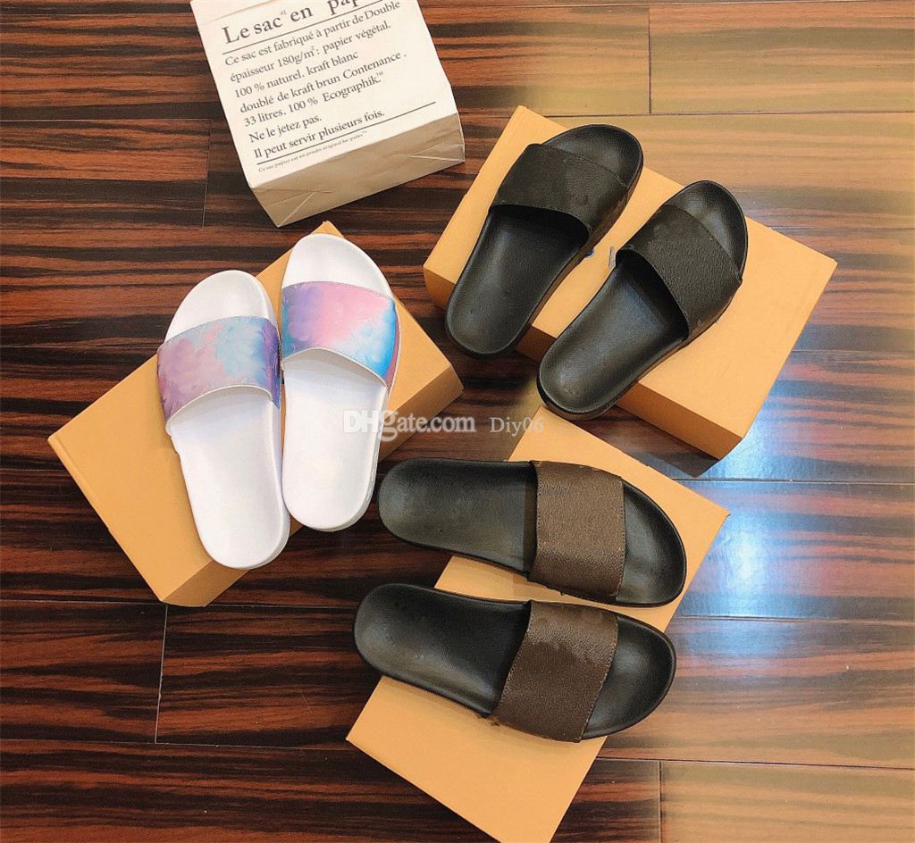 2021 womens Slippers women slides slipper Summer Sexy Sandals mens luxurys designers real leather platform sandal Flats Top fashion Old flower shoes Ladies Beach, Brown old flower with sign
2021 womens Slippers women slides slipper Summer Sexy Sandals mens luxurys designers real leather platform sandal Flats Top fashion Old flower shoes Ladies Beach, Brown old flower with sign