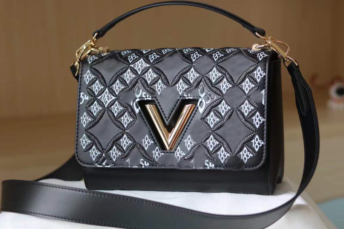 2022High Quality Ladies Box Bag Handbag Purse Clutch Fashion Atmosphere Diagonal Shoulder Bags, Black
2022High Quality Ladies Box Bag Handbag Purse Clutch Fashion Atmosphere Diagonal Shoulder Bags, Black