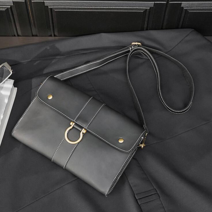 Factory wholesale men bag retro crazy horse leather postman handbag street trend plaid mens handbags outdoor leisure striped fashion messenger bags
Factory wholesale men bag retro crazy horse leather postman handbag street trend plaid mens handbags outdoor leisure striped fashion messenger bags