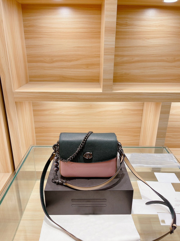 Genuine leather messenger bag link shoulder strap single handbag small label simple turn buckle color matching three-dimensional fashion versatile large capacity
Genuine leather messenger bag link shoulder strap single handbag small label simple turn buckle color matching three-dimensional fashion versatile large capacity