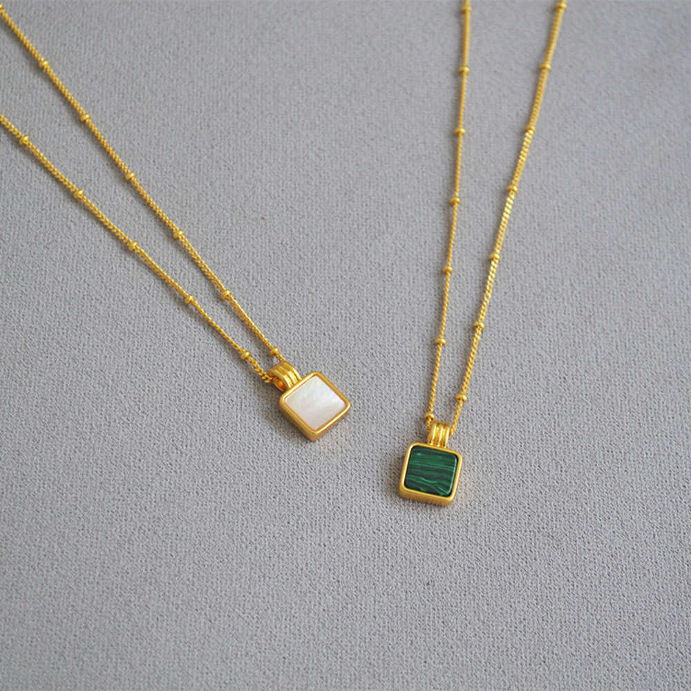 necklace necklaceSavi, Internet red blogger, has the same old brass gold-plated Malachite mother shell square pendant necklace, Silver
necklace necklaceSavi, Internet red blogger, has the same old brass gold-plated Malachite mother shell square pendant necklace, Silver