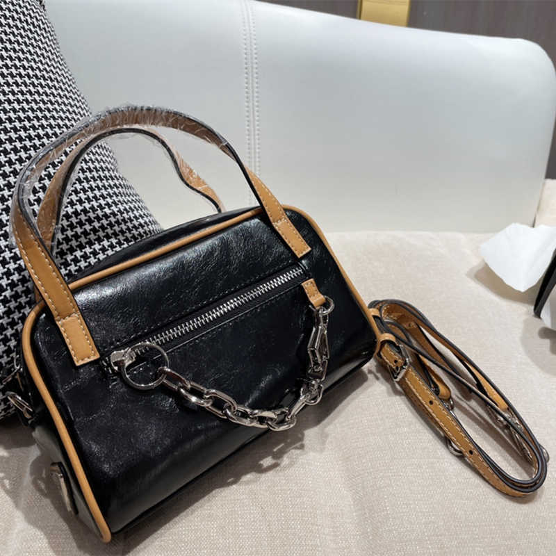 2021 cross body designer bag shoulder bags handbags leather high-capacity evening party shopping business occasions 1 colors with exquisite
2021 cross body designer bag shoulder bags handbags leather high-capacity evening party shopping business occasions 1 colors with exquisite
