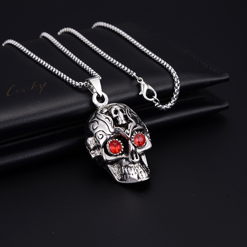 The same kind of men's tiktok stainless steel red eye Skull Necklace Alloy does not fade.
The same kind of men's tiktok stainless steel red eye Skull Necklace Alloy does not fade.