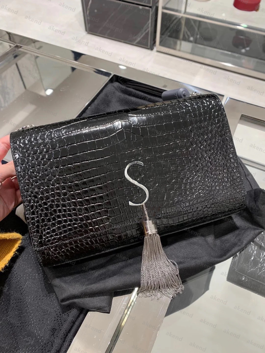 Top quality Women handbags purses Tassel shoulder clutch bags Luxury designer famous leather shopping crossbody bag code Crocodile pattern g
Top quality Women handbags purses Tassel shoulder clutch bags Luxury designer famous leather shopping crossbody bag code Crocodile pattern g