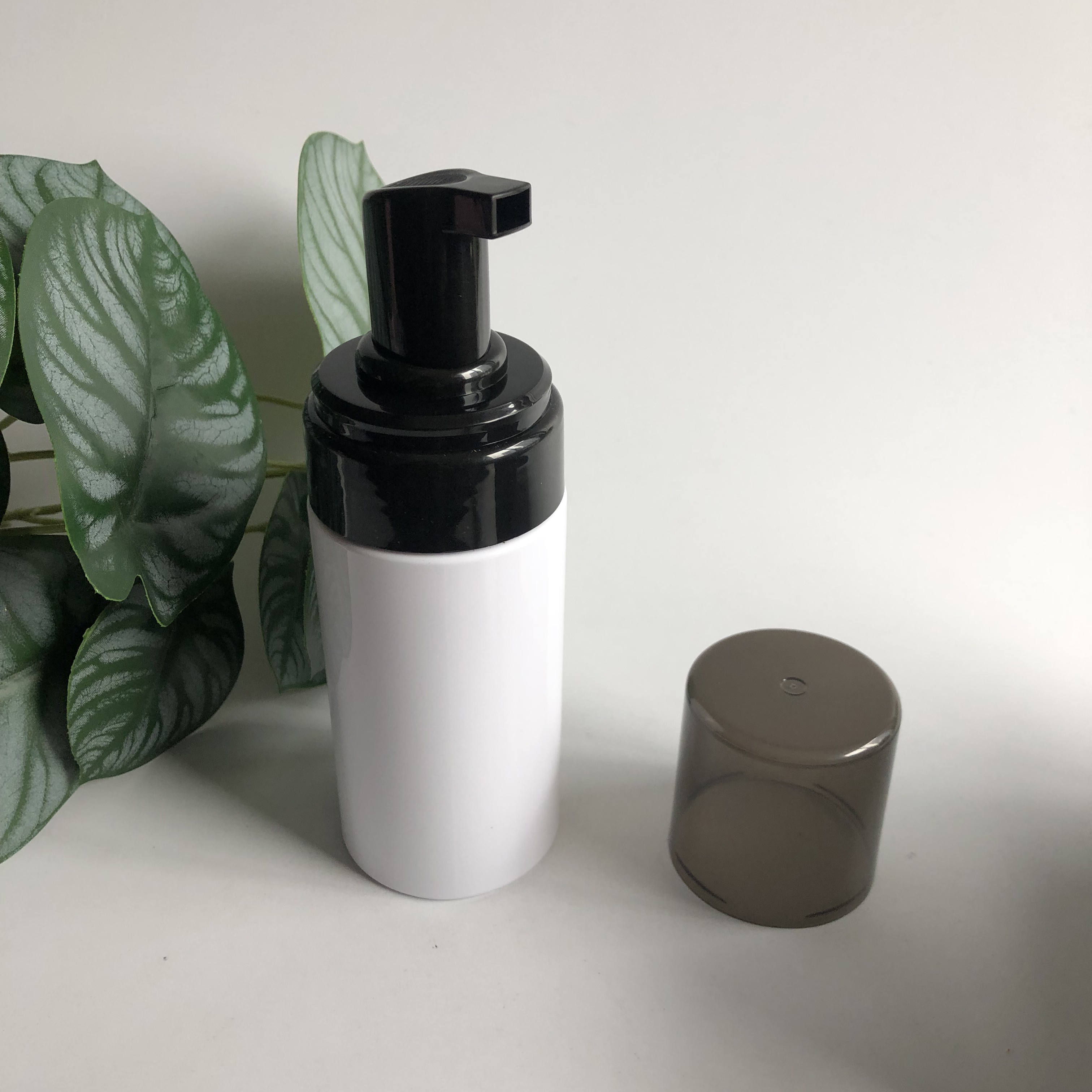200ml Plastic White/Clear Foam Pump Bottles with Black/White/Rose Gold/Pink Sprayer Caps Cosmetic Foaming Container Facial Care
200ml Plastic White/Clear Foam Pump Bottles with Black/White/Rose Gold/Pink Sprayer Caps Cosmetic Foaming Container Facial Care