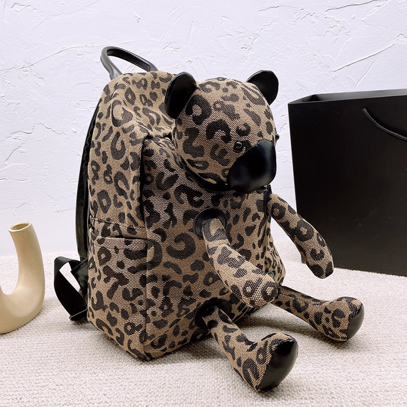 Designer Women Leopard 3D Bear Backpack Bag Fashion Lady's Canvas Shopping Packs Woman Lovely Zebra Python Leather Backpacks Luxurys Designers Bags High Quality
Designer Women Leopard 3D Bear Backpack Bag Fashion Lady's Canvas Shopping Packs Woman Lovely Zebra Python Leather Backpacks Luxurys Designers Bags High Quality