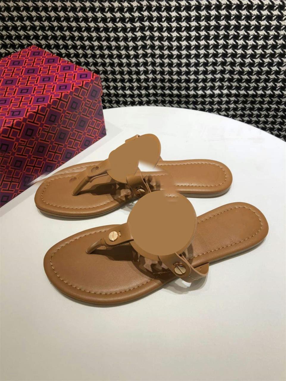 High quality sandals 10 color hollow out flip flops suitable for wearing rubber sandals wear- resistant slippers in summer indoor