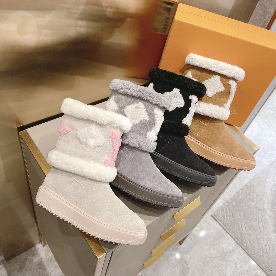 2021 designers snow boots women fashion shoes soft leather flat girls casual winter brown shoe with fur half boot black size 35-41
2021 designers snow boots women fashion shoes soft leather flat girls casual winter brown shoe with fur half boot black size 35-41