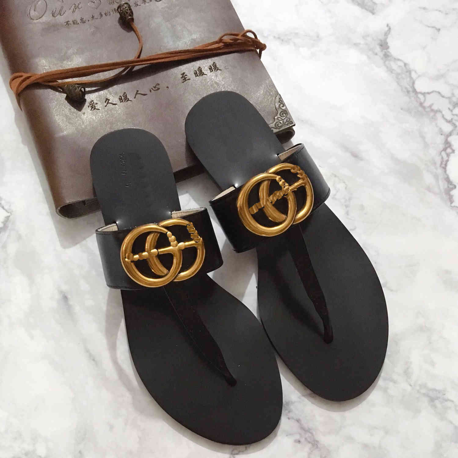 slippers luxury-branded high-quality luxury slippers ladies sandals make fashion flat flip flops lf-43 vacation uf9e, Black
slippers luxury-branded high-quality luxury slippers ladies sandals make fashion flat flip flops lf-43 vacation uf9e, Black