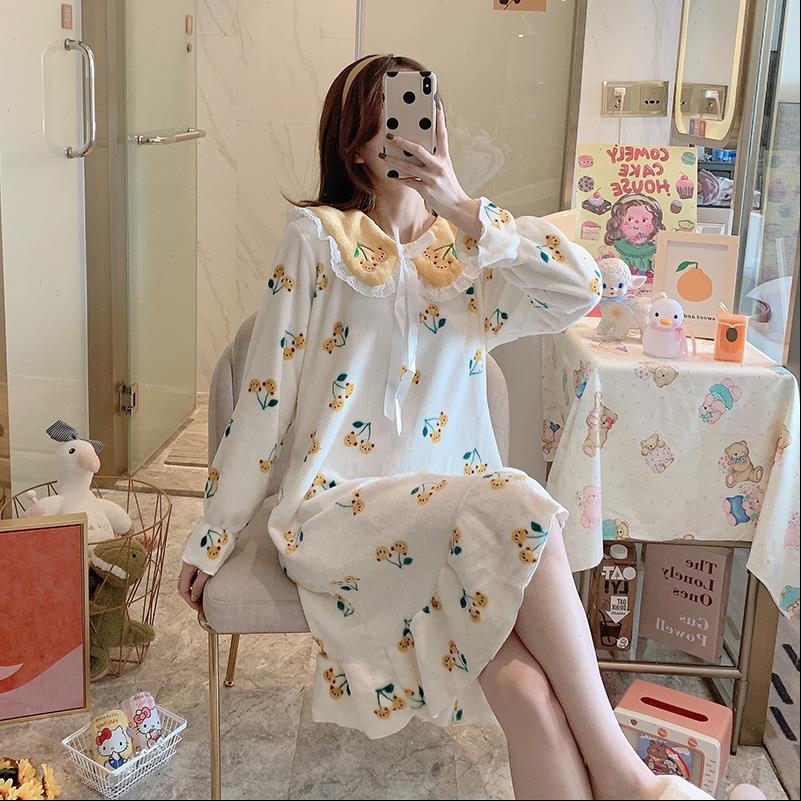 winter long sleeve thick warm women sleepwear flannel print nightgowns cute bow coral velvet night dress nightdress nighty, Black;red
winter long sleeve thick warm women sleepwear flannel print nightgowns cute bow coral velvet night dress nightdress nighty, Black;red