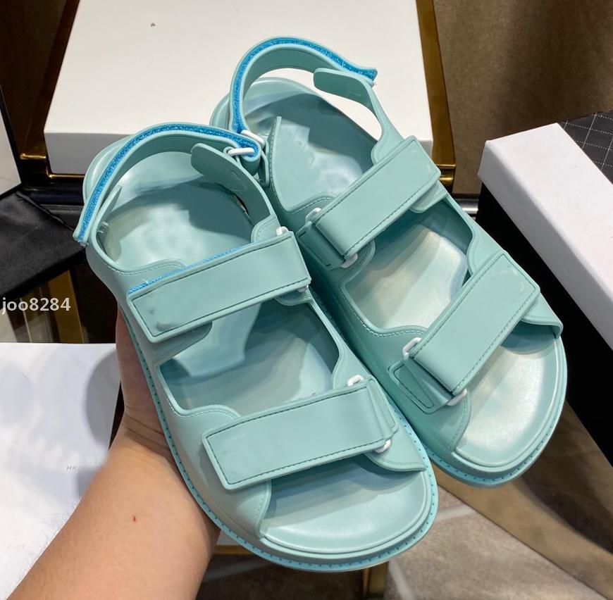 two C Luxury designer Channel chaussures Tory slippers sandals flat women beach flops nonslip shoes Damen Hausschuhe bag France Channel C1, Black;grey
two C Luxury designer Channel chaussures Tory slippers sandals flat women beach flops nonslip shoes Damen Hausschuhe bag France Channel C1, Black;grey