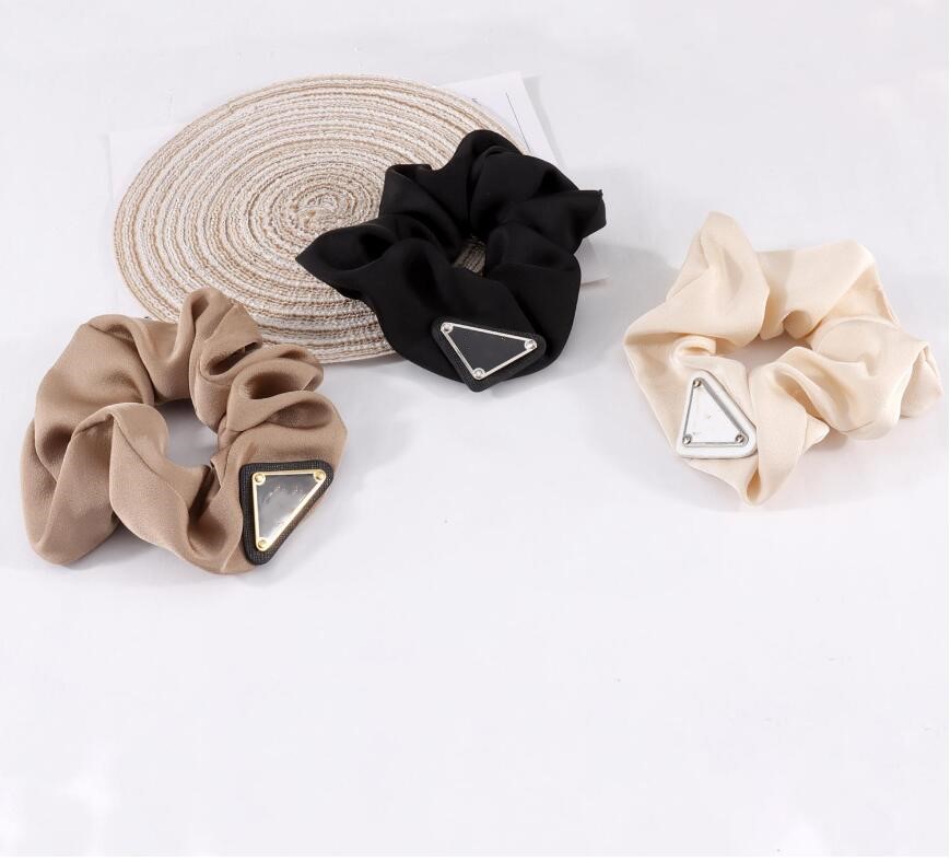 European and American letters hair rope triangle satin high-end versatile fashion personality ponytail headdress women fast delivery
European and American letters hair rope triangle satin high-end versatile fashion personality ponytail headdress women fast delivery
