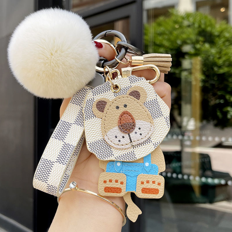 Leather Shaking Head Lion Keychain Classic Presbyopia Pendant Cute Car Key Ring Charm Men And Women Jewelry Pendant Keyfob