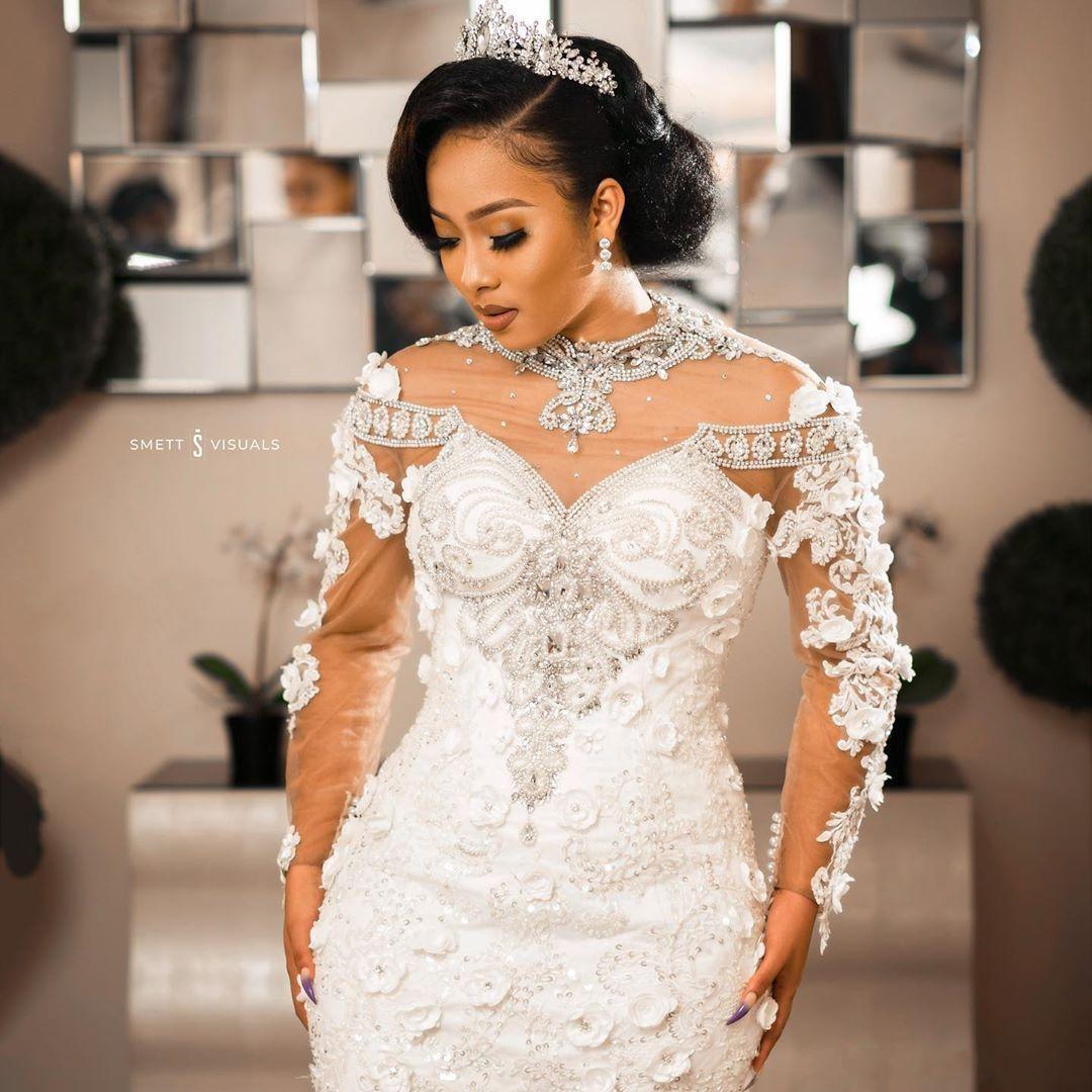 2021 Arabic Mermaid Wedding Dresses Jewel Neck Illusion Lace Appliques Crystal Beads Long Sleeves 3D Floral Flowers Chapel Train Plus Size Formal Brid