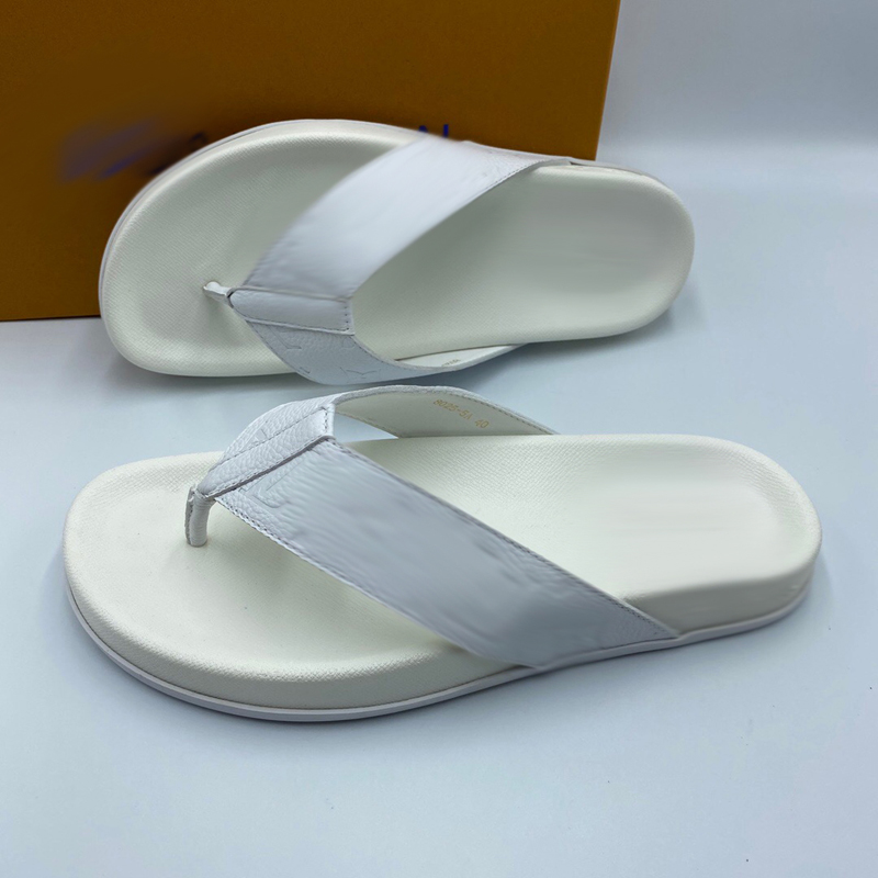 2021 Designer luxurys slippers men sandals fashion beach shoes flip flops flat non-slip classical hole slipper with box size 39-45 -G92, White
2021 Designer luxurys slippers men sandals fashion beach shoes flip flops flat non-slip classical hole slipper with box size 39-45 -G92, White