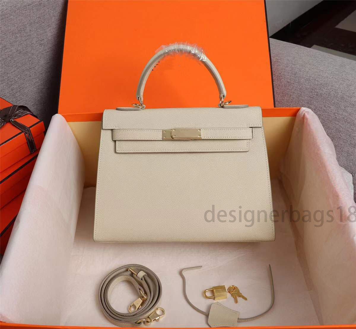 5a tops Classic Designer Women Handbag Shoulder Bag Style Mini Strap Crossbody Tote Purse High Quality Genuine Leather palm print 12 colors, Pay for freight
5a tops Classic Designer Women Handbag Shoulder Bag Style Mini Strap Crossbody Tote Purse High Quality Genuine Leather palm print 12 colors, Pay for freight
