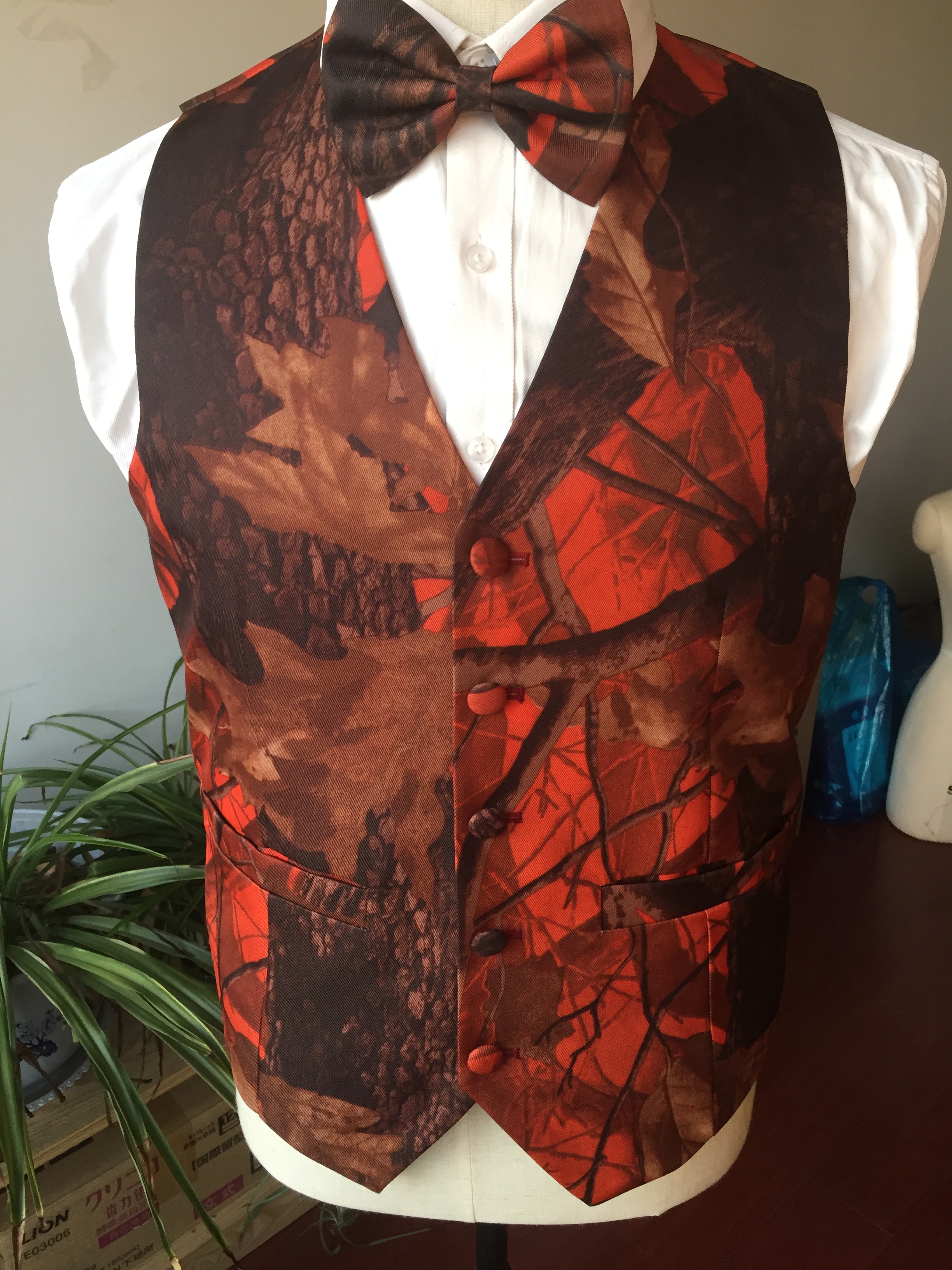2022 Camo Groom Vests Camouflage Groomman Wear Slim Fit Mens Suit Vest Prom Wear Wedding Dress Tailor Waistcoat Country Farm