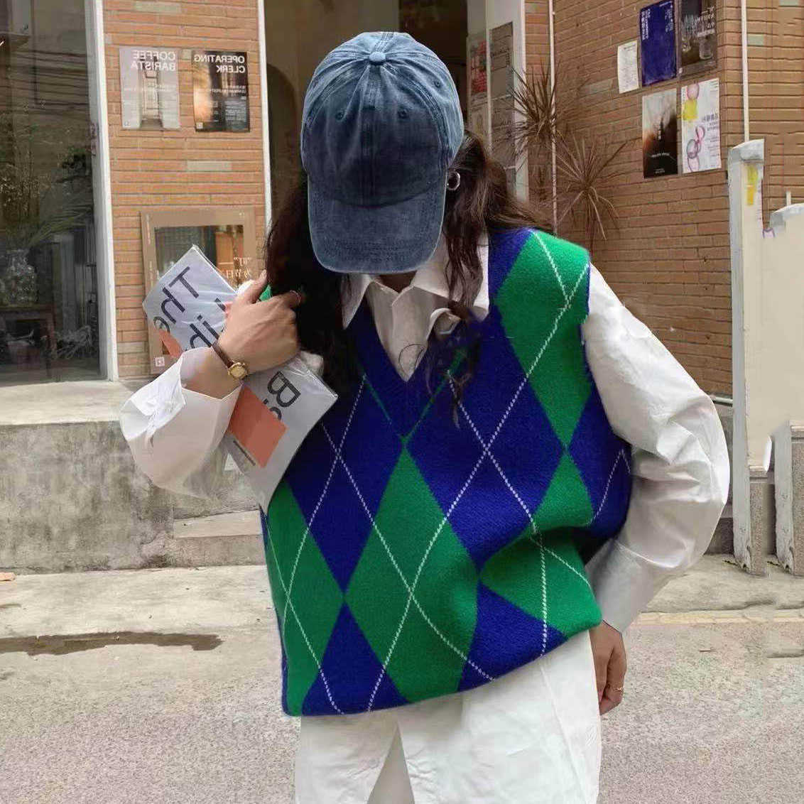 V Neck Vintage Argyle Sweater Vest Women Sleeveless Plaid Knitted Oversized Sweaters Casual Autumn Preppy Style C-223 210915