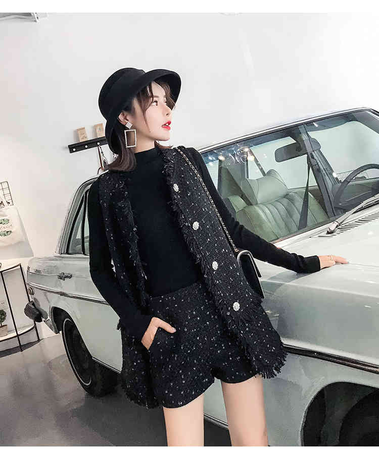 Autumn Women 2 Piece Set Tweed Tassels Short Set Diamonds Button Sleeveless Vest Long Jacket Coat + Short Pant Suit 210518
