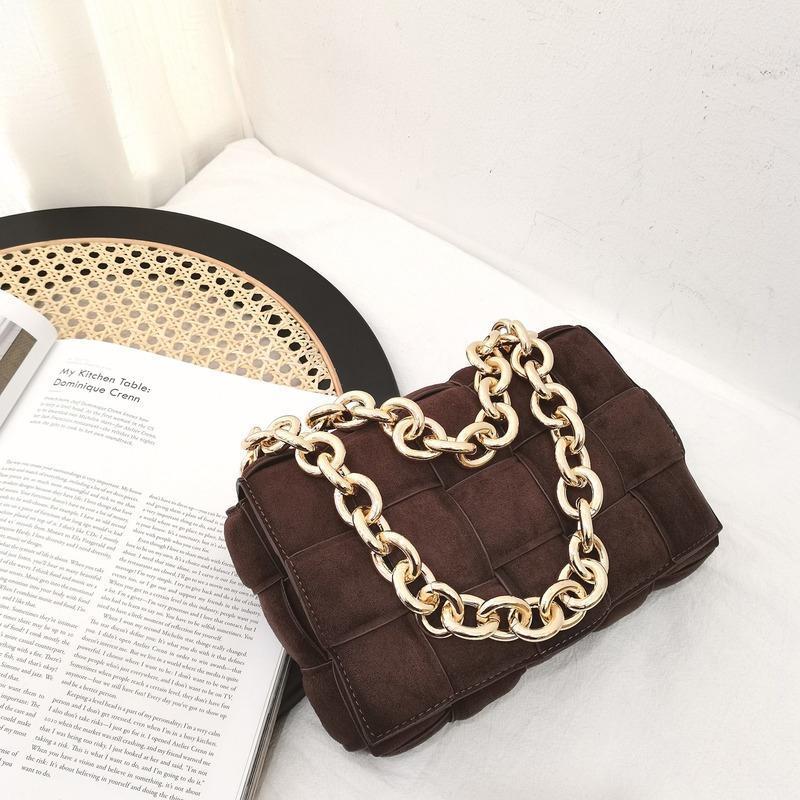 Luxurys Designers Bags Fashion Women Thick Metal Chain Frost Suede Cassette Woven Cross Body Shoulder Bag Pillow Bag Tote Lady Chain Handbag
Luxurys Designers Bags Fashion Women Thick Metal Chain Frost Suede Cassette Woven Cross Body Shoulder Bag Pillow Bag Tote Lady Chain Handbag