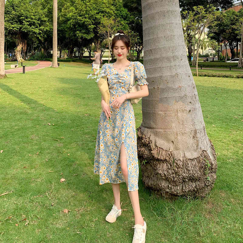 Vintage Summer Split Midi Long Dress Women Sexy V Neck Short Puff Sleeve Floral Tunic Beach Party Sundress Female 210421