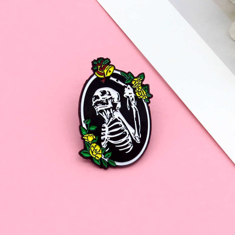 Skull frame in oval flower photo frame father ring bell personality design punk oil drop brooch jewelry
Skull frame in oval flower photo frame father ring bell personality design punk oil drop brooch jewelry