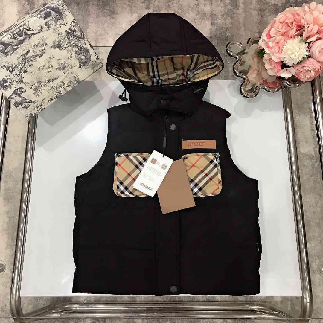 Hooded children's vest down jacket classic check pattern designer down coat Big goose winter jacket 625 fluffiness 90% white duck-down, 12
Hooded children's vest down jacket classic check pattern designer down coat Big goose winter jacket 625 fluffiness 90% white duck-down, 12