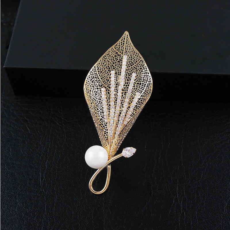 Zantedeschia Grandiflora Brooch Gold Electroplating Micro Inlaid Zircon High Grade Pearl