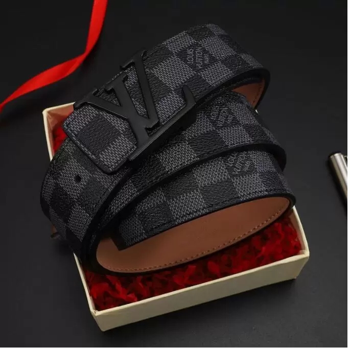 2021 LVLOUISVITTON VUTTON 2021 Fashion Big Buckle Genuine Leather Belt Belts Men Women High Quality New Mens Belts AAAA99, Black;brown
2021 LVLOUISVITTON VUTTON 2021 Fashion Big Buckle Genuine Leather Belt Belts Men Women High Quality New Mens Belts AAAA99, Black;brown