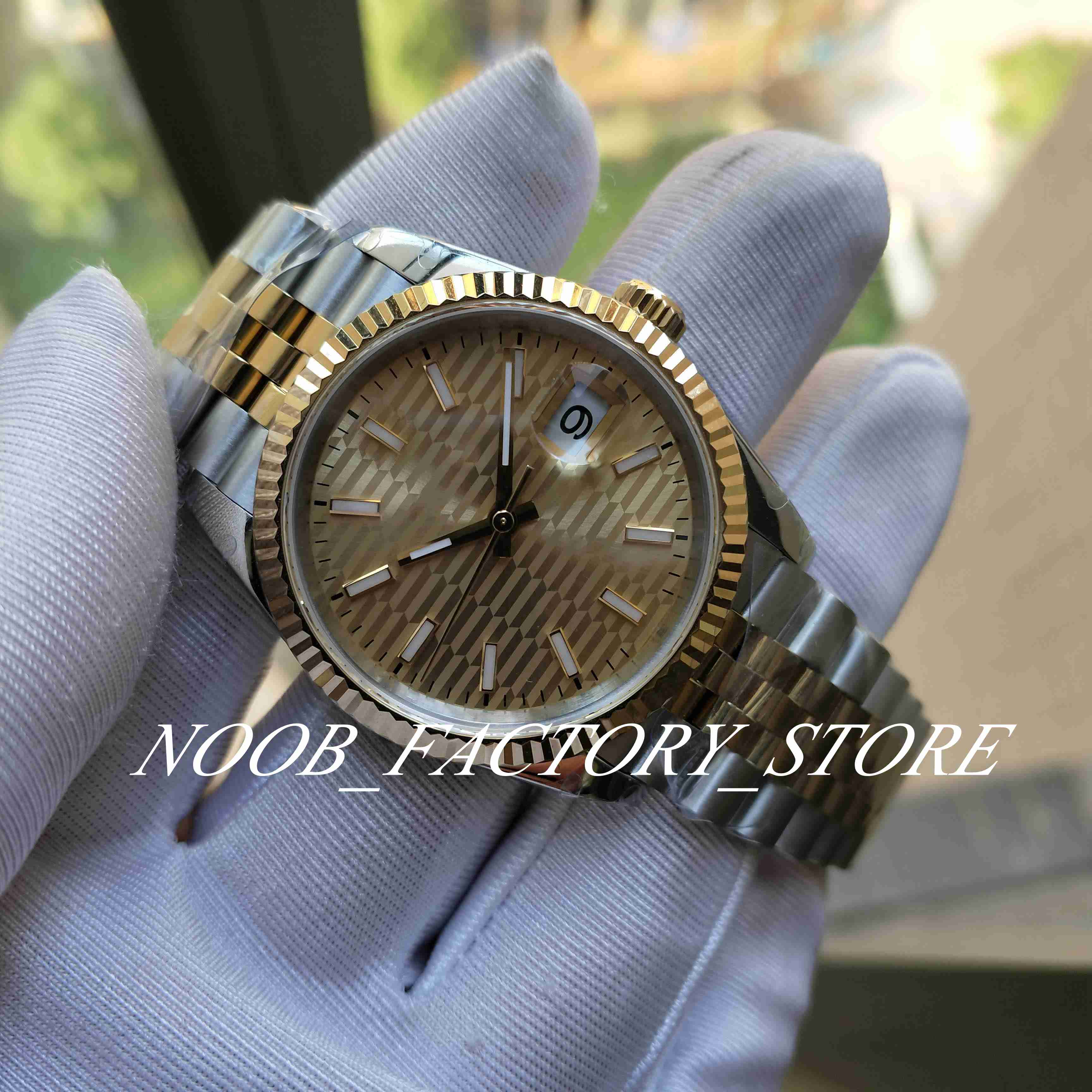 Men Size Watch BP Factory Version 36MM 126233 Two-Tone Gold Strap Wristwatches 2813 Automatic Movement 904L Stainless Steel Pit pattern Dial Christmas Gift, 01
Men Size Watch BP Factory Version 36MM 126233 Two-Tone Gold Strap Wristwatches 2813 Automatic Movement 904L Stainless Steel Pit pattern Dial Christmas Gift, 01