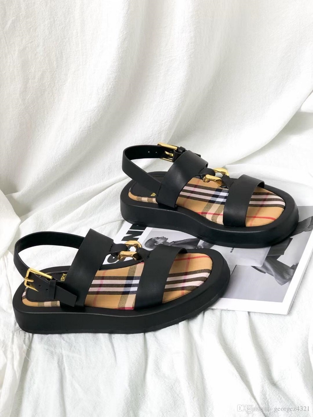 2021 new fashionable sandals classic style high-end calfskin comfortable inner thick-soled sandals casual women's shoes size 35-40, Black
2021 new fashionable sandals classic style high-end calfskin comfortable inner thick-soled sandals casual women's shoes size 35-40, Black