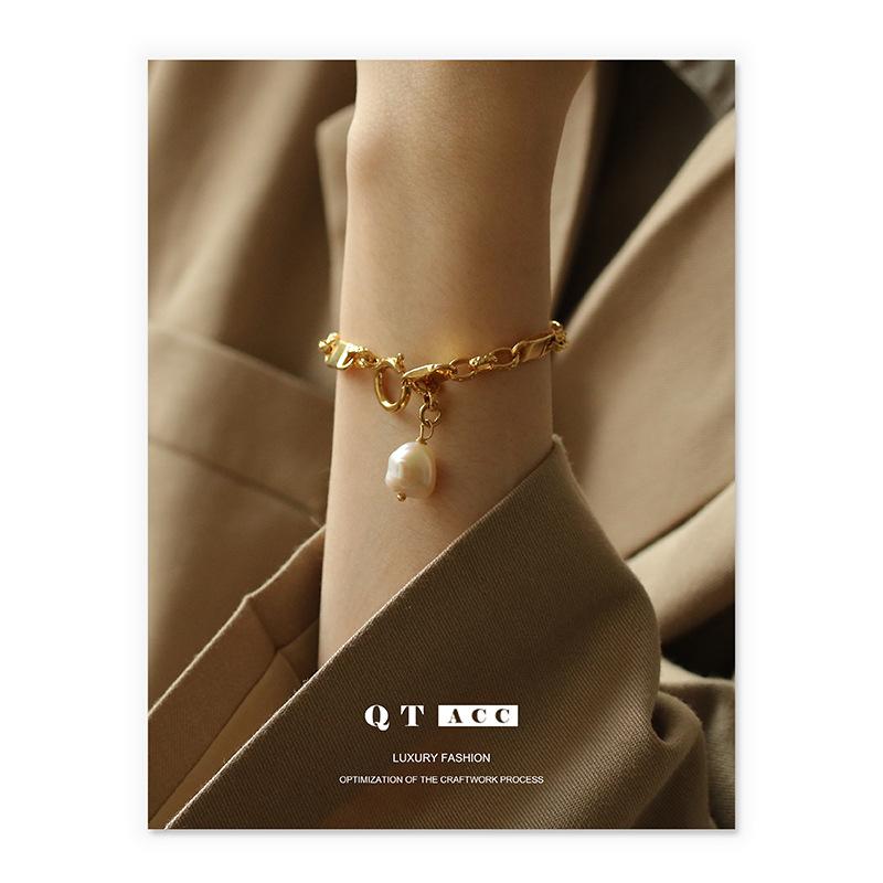 Beaded, Strands Golden Charms Simple Retro Thick Chain Natural Pearl Charm Strand Bracelet Female Christmas Gift Boho
Beaded, Strands Golden Charms Simple Retro Thick Chain Natural Pearl Charm Strand Bracelet Female Christmas Gift Boho