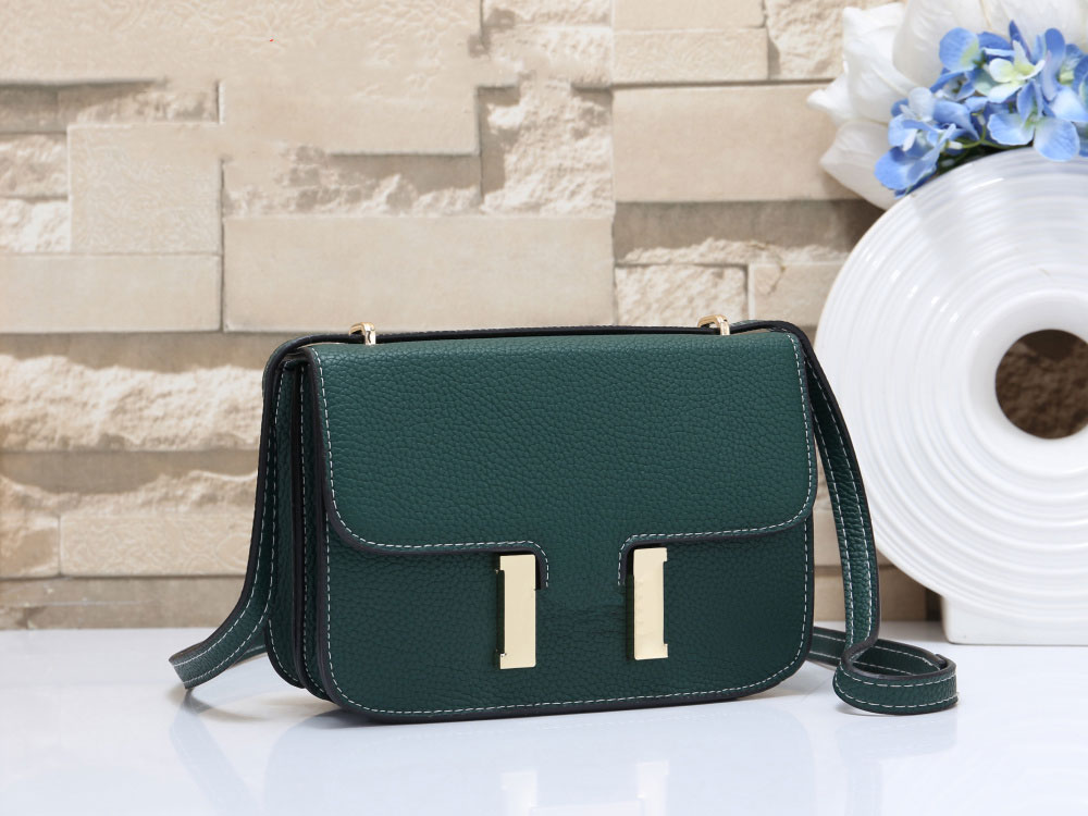 Messenger bag handmade 7A ladies luxury designer bags 2021 classic fashion cowhide flap leather one-shoulder wallet pocket plaid clutch Constance, For consultation
Messenger bag handmade 7A ladies luxury designer bags 2021 classic fashion cowhide flap leather one-shoulder wallet pocket plaid clutch Constance, For consultation