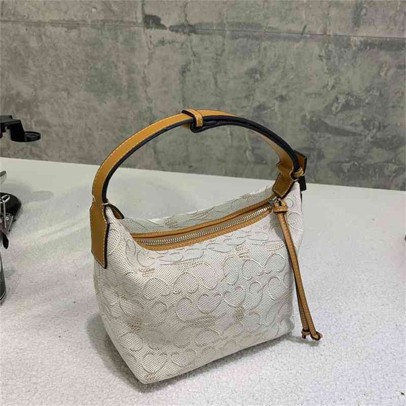 Women Luxurys Designers Bags 2021 2902 canvas underarm High-quality Factory Designer Handbag Handbags Totes Crossbody Bag
Women Luxurys Designers Bags 2021 2902 canvas underarm High-quality Factory Designer Handbag Handbags Totes Crossbody Bag