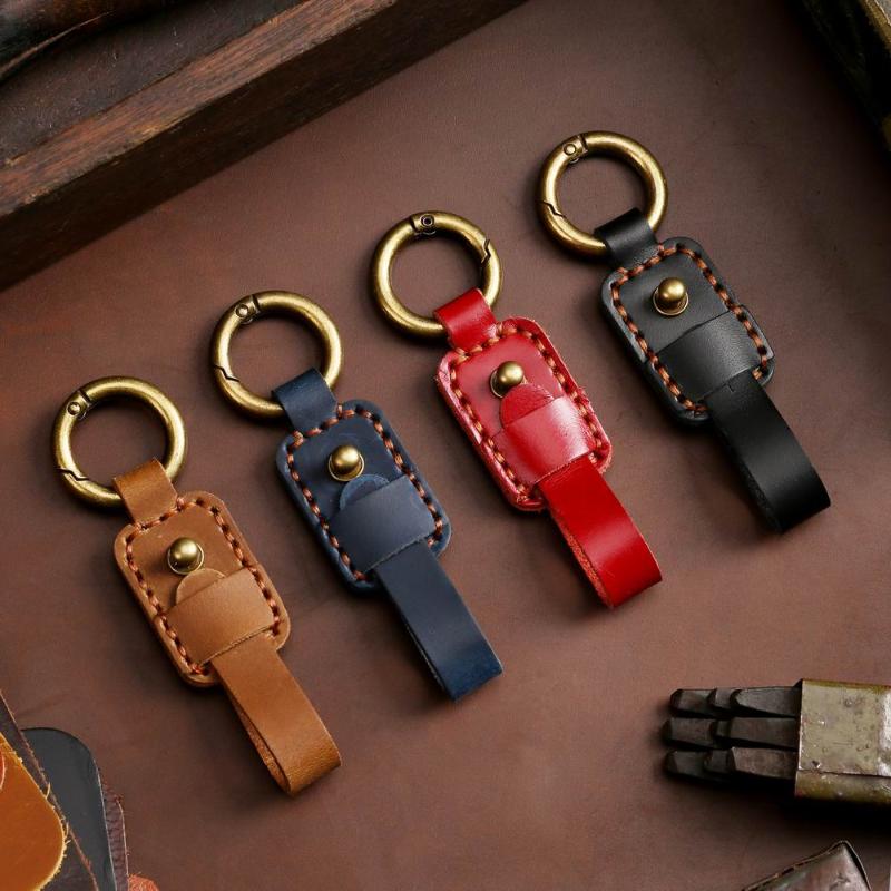 Keychains Car-Button Pendants Chain Hanging Buckle High-end Hand Strap-Button Cowhide-Buttonchain Pendant Men Women Personality Creative
Keychains Car-Button Pendants Chain Hanging Buckle High-end Hand Strap-Button Cowhide-Buttonchain Pendant Men Women Personality Creative