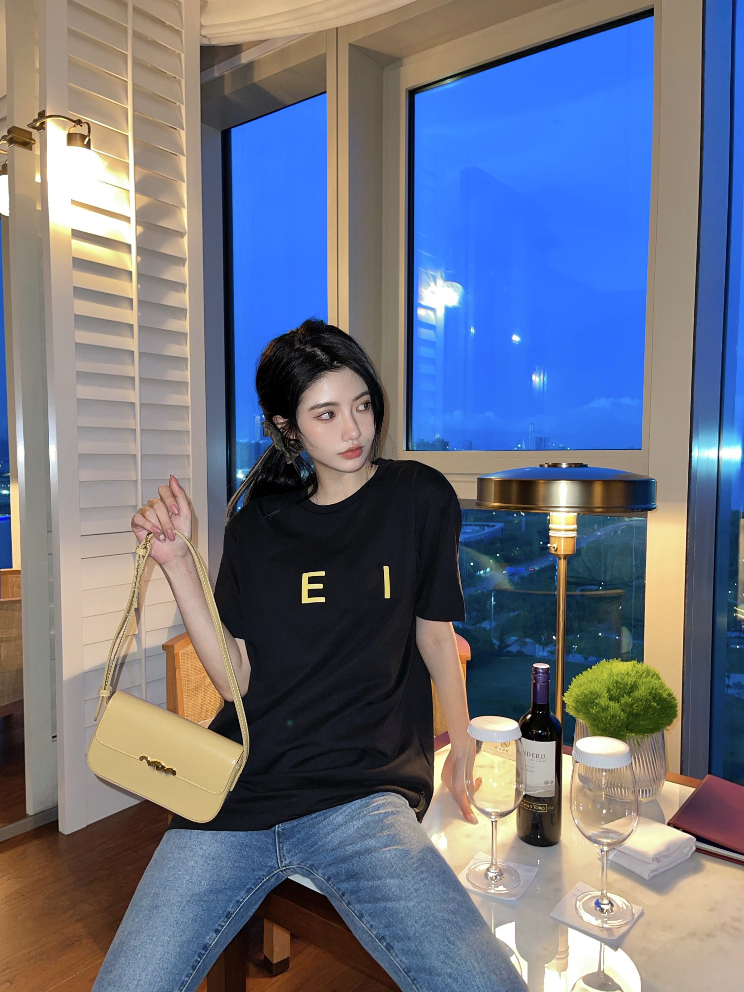 designer women T-shirt 2021SS double F short sleeve summer tops black color, White
designer women T-shirt 2021SS double F short sleeve summer tops black color, White