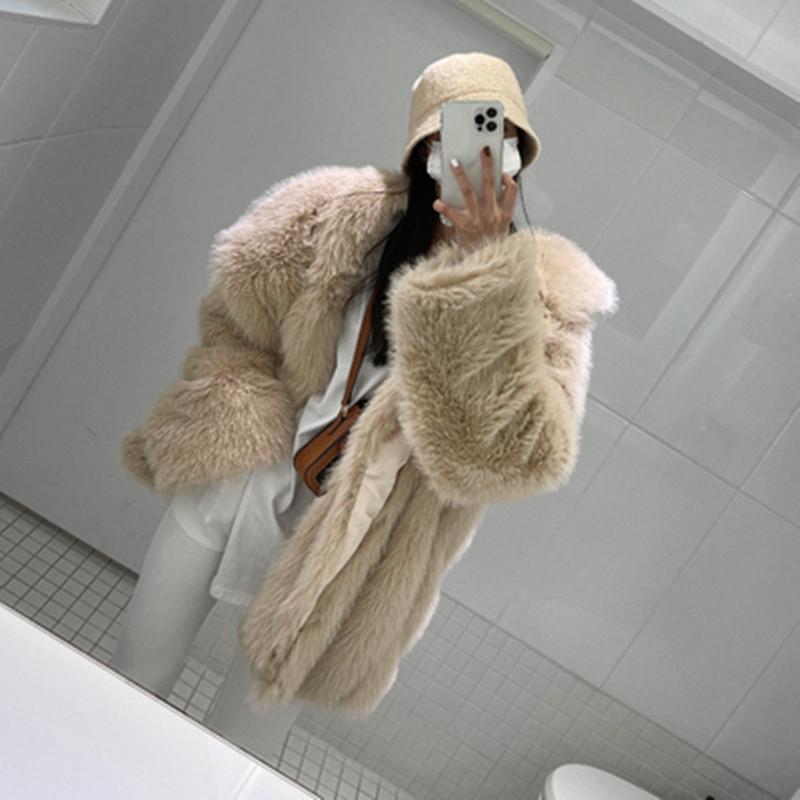 Women's Fur & Faux Long Sleeve Pocket Coat 2022 Winter White Fake Mid-length Suit Furry Young Plush Jacket Women XF679, Black
Women's Fur & Faux Long Sleeve Pocket Coat 2022 Winter White Fake Mid-length Suit Furry Young Plush Jacket Women XF679, Black