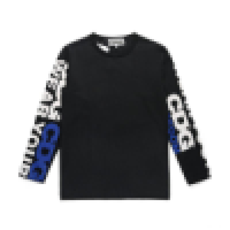Best Quality Com DES play GARCONS CDG HOLIDAY Heart Unisex PLAY long sleeve des garcons C131A Black Long Sleeve T-Shirt
Best Quality Com DES play GARCONS CDG HOLIDAY Heart Unisex PLAY long sleeve des garcons C131A Black Long Sleeve T-Shirt
