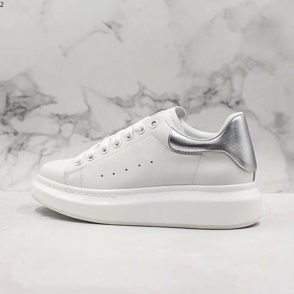 Valentin Platform Casual Shoe film tail Fashion Women Shoes Men's Leather Lace Up Chaussures Oversized Sole Sneakers White Black m01
Valentin Platform Casual Shoe film tail Fashion Women Shoes Men's Leather Lace Up Chaussures Oversized Sole Sneakers White Black m01