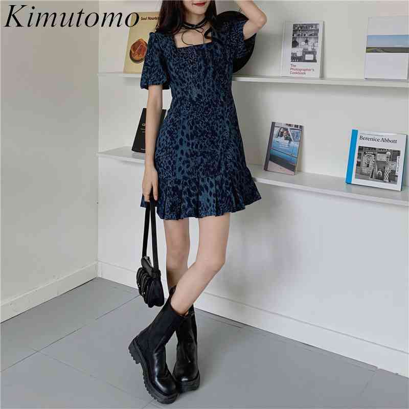 KIMUTOMO Elegant Vintage Floral Dresses Women French Style Square Collar Short Puff Sleeve Slim High Waist Robe Summer 210521, Dark blue 
KIMUTOMO Elegant Vintage Floral Dresses Women French Style Square Collar Short Puff Sleeve Slim High Waist Robe Summer 210521, Dark blue